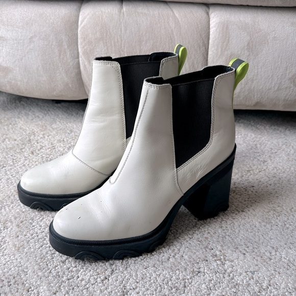 Sorel Women's Brex‎ Heeled Chelsea Boot Size 10 Black Cream Lime Green - Picture 1 of 8